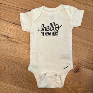 5/$5 Gerber Organic Short Sleeve Onesie - New Here Theme - NB